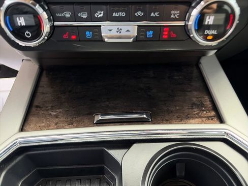 Used 2022 Ford F250 Lariat w/ Lariat Value Package image 25