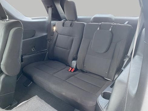 Used 2020 Ford Explorer XLT w/ Comfort Package image 11