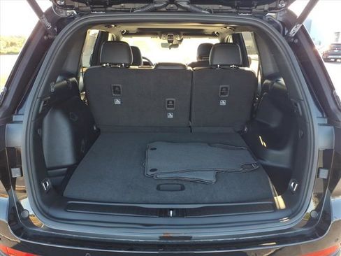 New 2025 Jeep Grand Cherokee Altitude image 19