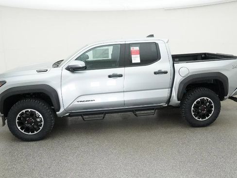 New 2025 Toyota Tacoma TRD Off-Road image 14