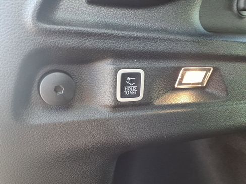 Certified 2025 Jeep Grand Cherokee L Altitude image 12