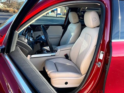 Certified 2025 Mercedes-Benz GLB 250 image 7