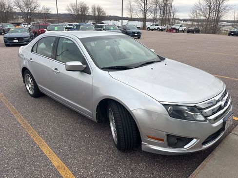 Used 2011 Ford Fusion SEL image 4