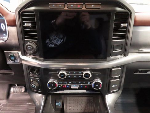 Used 2023 Ford F150 Lariat w/ Equipment Group 502A High image 13