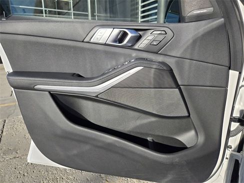 Used 2021 BMW X7 xDrive40i w/ Premium Package image 20