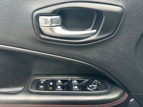 Used 2020 Jeep Compass Trailhawk image 10