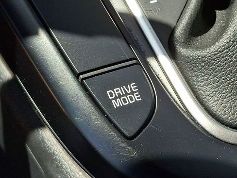 Used 2025 Kia Soul LX w/ LX Technology Package FWD image 23