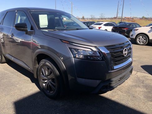 Used 2025 Nissan Pathfinder S image 7