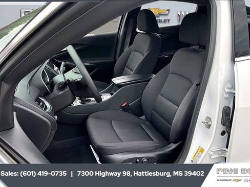 Used 2024 Chevrolet Malibu LT image 18