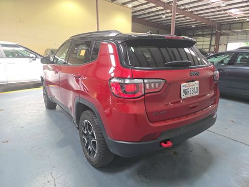 Used 2025 Jeep Compass Trailhawk AWD/4WD image 8
