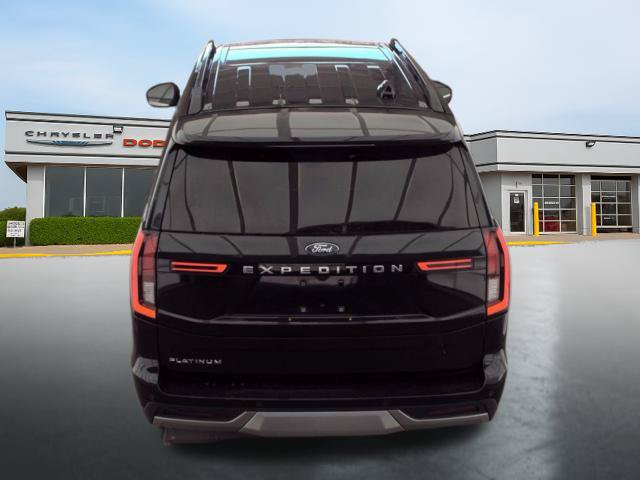 Used 2025 Ford Expedition Platinum w/ Driver's Package AWD/4WD image 6