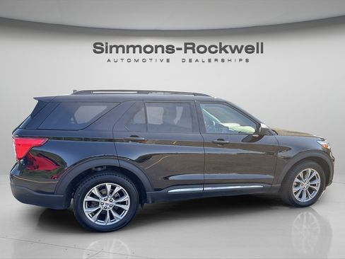 Used 2023 Ford Explorer XLT w/ Equipment Group 202A AWD/4WD image 6