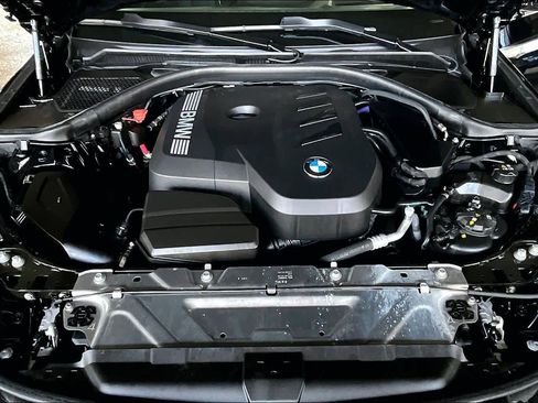 Used 2025 BMW 330i Sedan w/ Premium Package image 16