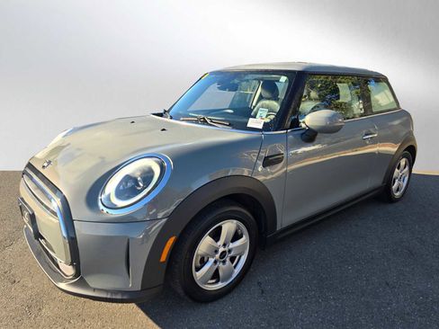 Used 2022 MINI Cooper 2-Door Hardtop image 7