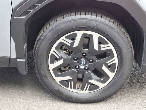 Certified 2025 Subaru Forester Premium image 8