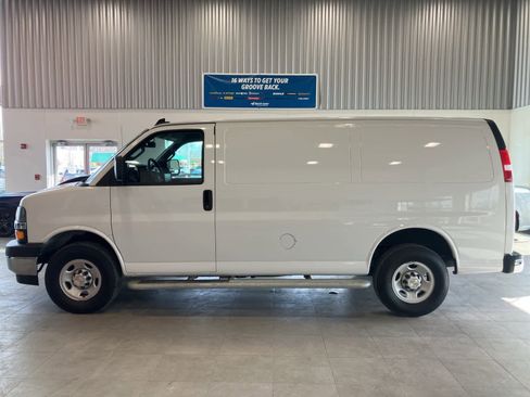 Used 2024 Chevrolet Express 2500 w/ Driver Convenience Package image 8