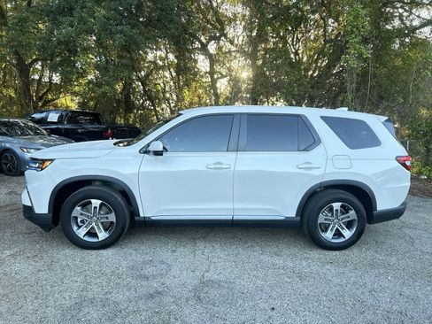 Certified 2025 Honda Pilot EX-L image 4
