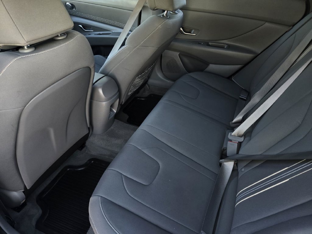Used 2024 Hyundai Elantra SEL w/ Convenience Package FWD image 11
