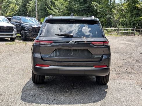 New 2026 Jeep Grand Cherokee Limited w/ Luxury Tech Group II AWD/4WD image 4