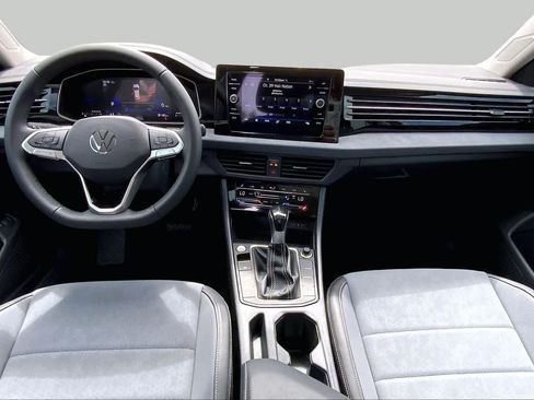 New 2026 Volkswagen Jetta SE FWD image 5