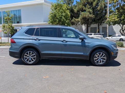 Used 2019 Volkswagen Tiguan SE w/ Panoramic Sunroof Package FWD image 4