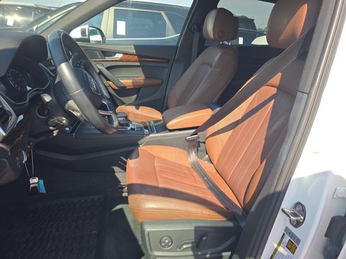 Used 2020 Audi Q5 2.0T Premium w/ Convenience Package image 13