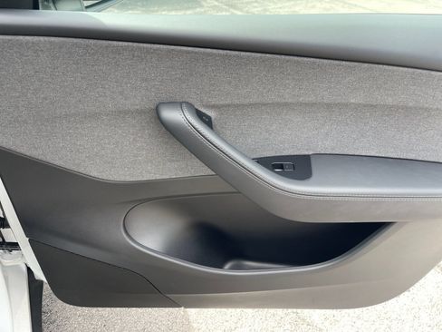 Used 2026 Tesla Model Y 2WD image 19