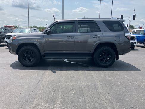 Used 2016 Toyota 4Runner SR5 Premium AWD/4WD image 3