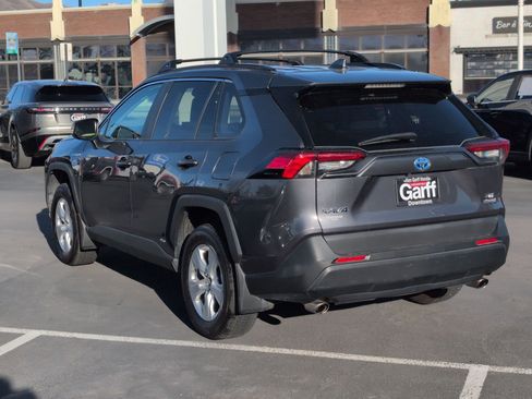 Used 2019 Toyota RAV4 XLE image 9