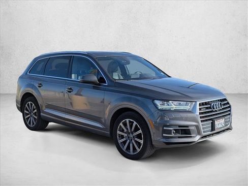Used 2019 Audi Q7 3.0T Prestige w/ Prestige Package image 3