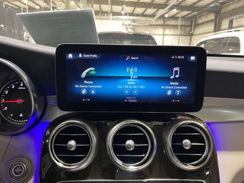 Used 2022 Mercedes-Benz GLC 300 w/ Premium Package Lite image 7