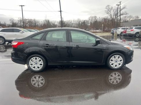 Used 2012 Ford Focus SE image 4