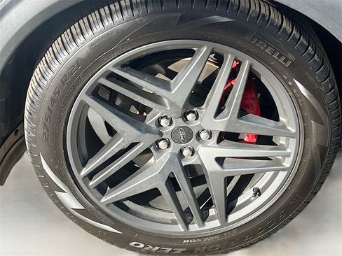 Used 2025 Ford Explorer ST image 34