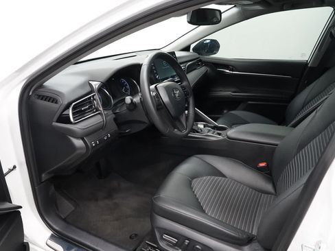 Used 2023 Toyota Camry SE w/ Audio Upgrade Package FWD image 18