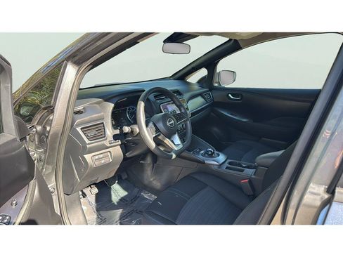 Used 2025 Nissan Leaf S FWD image 9