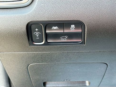 Certified 2023 Kia Sorento SX image 10