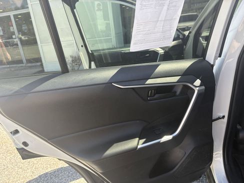 Used 2023 Toyota RAV4 LE AWD/4WD image 21