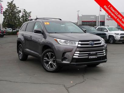 Used 2019 Toyota Highlander LE
