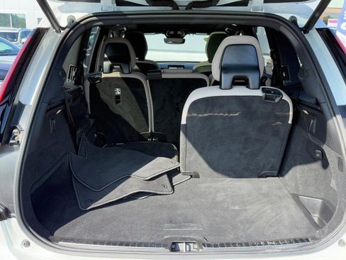 Certified 2025 Volvo XC90 B6 Plus image 5