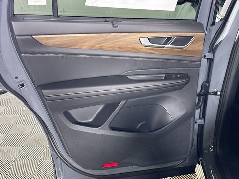 New 2026 Volkswagen Atlas SE image 18