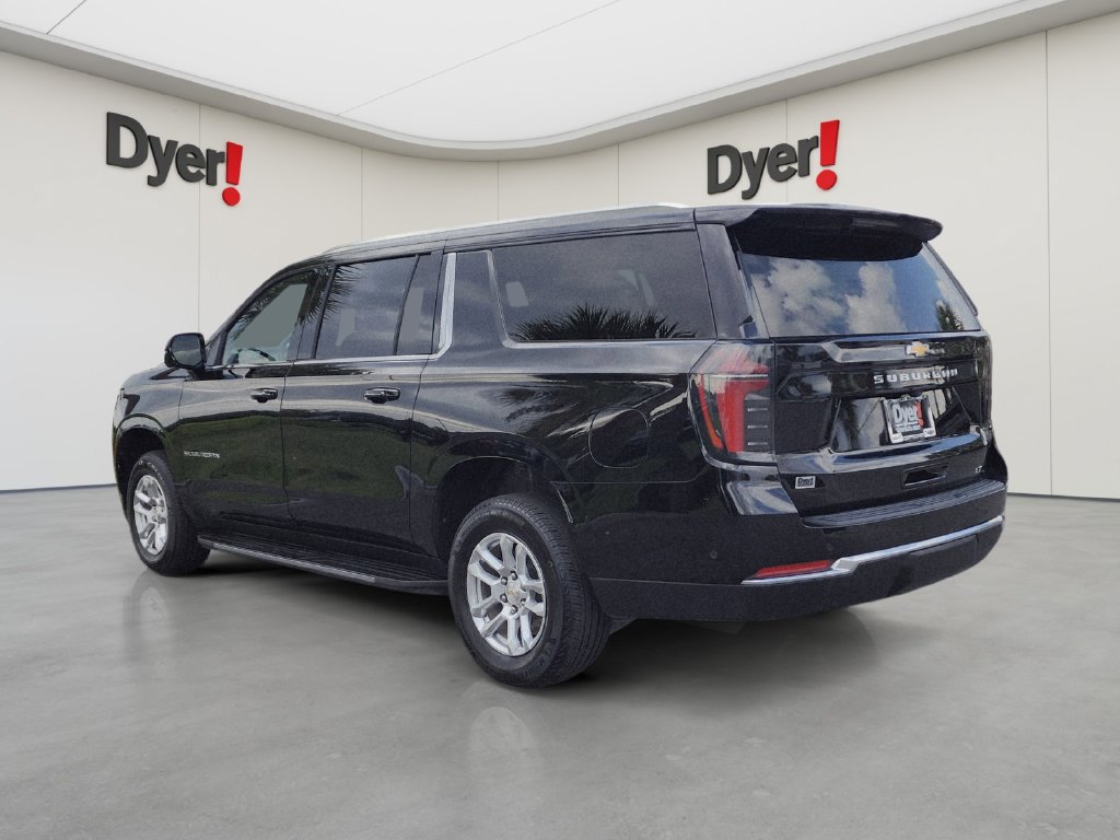 Used 2025 Chevrolet Suburban LT RWD image 5