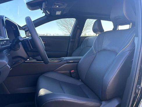 Certified 2025 Toyota Crown Signia w/ Advanced Technology Package image 11