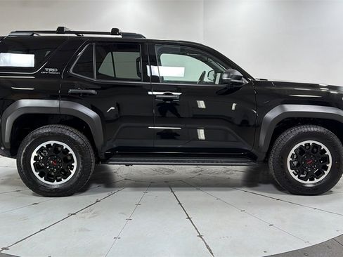 Certified 2025 Toyota 4Runner TRD Off-Road Premium image 6