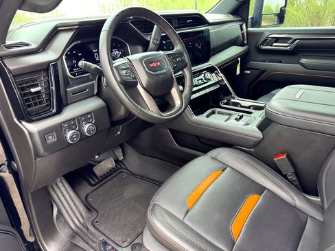 Used 2024 GMC Sierra 2500 AT4 w/ AT4 Preferred Package image 11