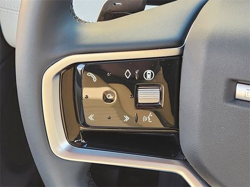 Used 2024 Land Rover Discovery Sport Dynamic SE image 27