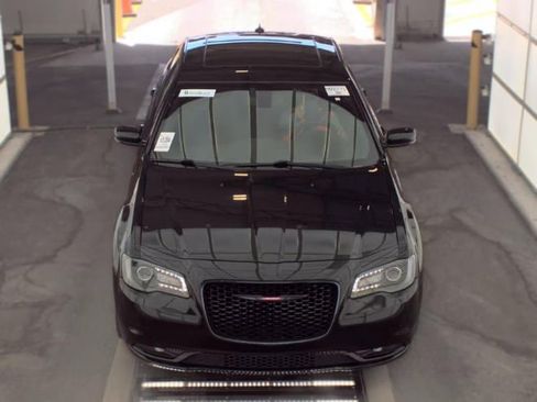 Used 2022 Chrysler 300 S RWD image 2