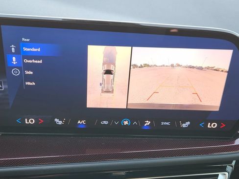 Used 2024 Chevrolet Traverse Z71 w/ Enhanced Driving Package AWD/4WD image 18