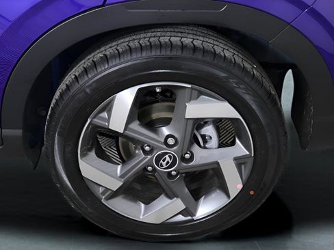 New 2025 Hyundai Venue Limited FWD image 10