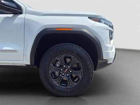 Used 2025 GMC Canyon Elevation image 2