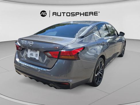 Used 2023 Nissan Altima 2.5 SR FWD image 9